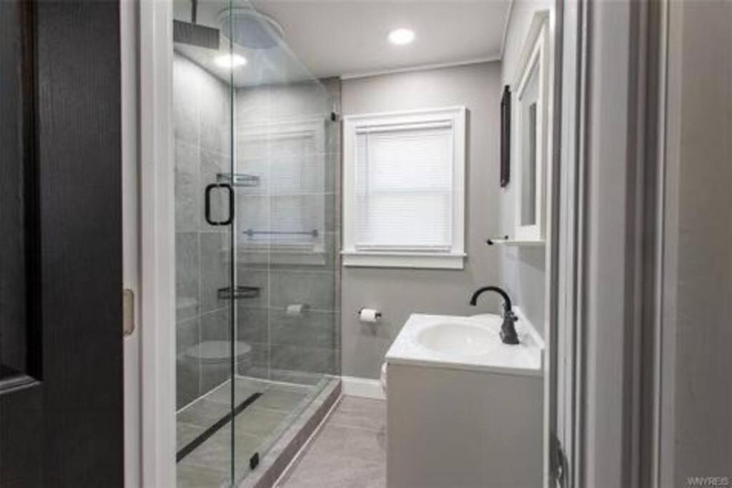 Home Away From Home On Lasalle - 3 Bd 2 Bth Slps 6 Niagara Falls Bagian luar foto