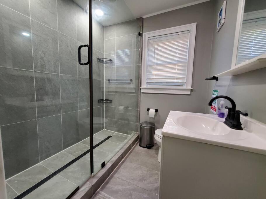Home Away From Home On Lasalle - 3 Bd 2 Bth Slps 6 Niagara Falls Bagian luar foto