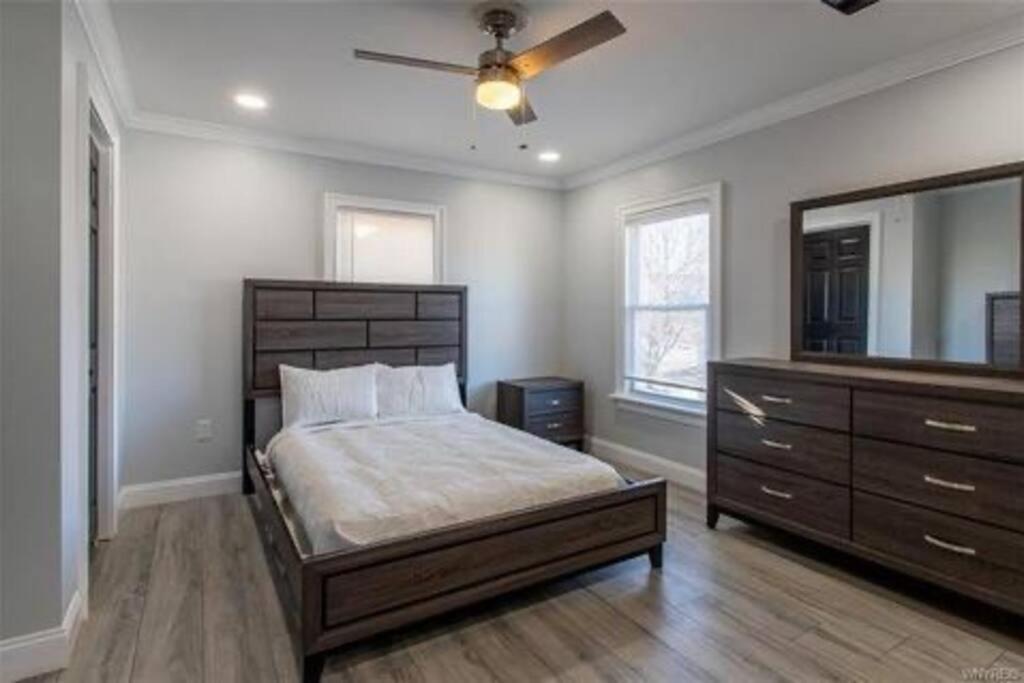Home Away From Home On Lasalle - 3 Bd 2 Bth Slps 6 Niagara Falls Bagian luar foto